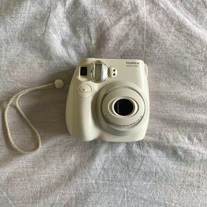 FUJIFILM INSTANT POLAROID CAMERA